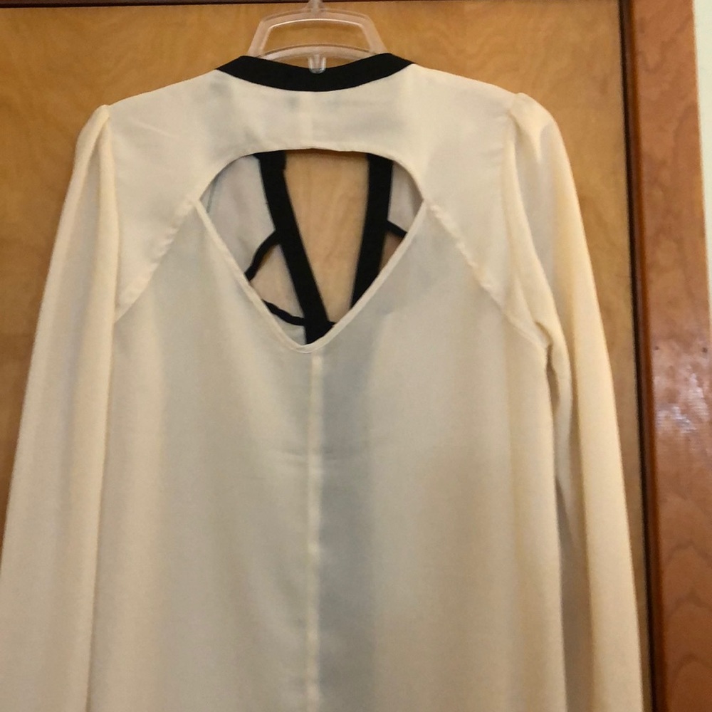 VENUS BLOUSE - Picture 6 of 7